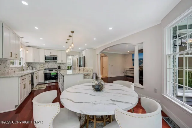 $659,900 | 155 Kimberleigh Court, East Stroudsburg, PA 18301