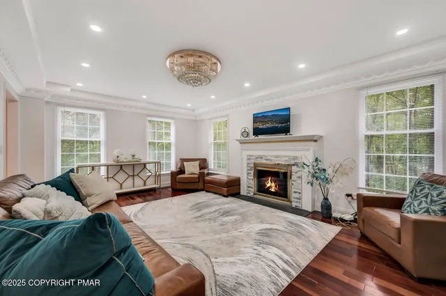 $659,900 | 155 Kimberleigh Court, East Stroudsburg, PA 18301