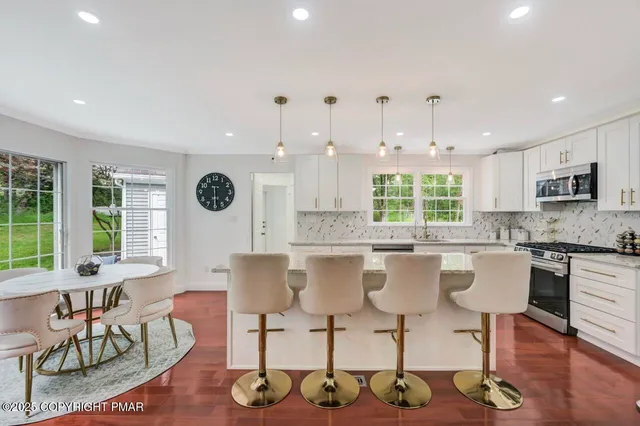 $659,900 | 155 Kimberleigh Court, East Stroudsburg, PA 18301