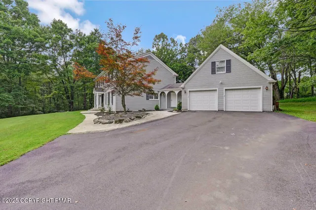 $659,900 | 155 Kimberleigh Court, East Stroudsburg, PA 18301