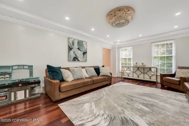 $659,900 | 155 Kimberleigh Court, East Stroudsburg, PA 18301