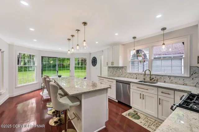 $659,900 | 155 Kimberleigh Court, East Stroudsburg, PA 18301