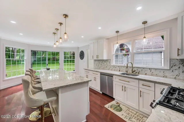 $659,900 | 155 Kimberleigh Court, East Stroudsburg, PA 18301