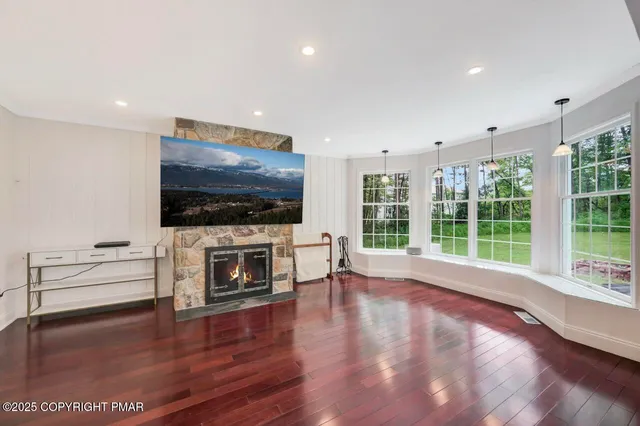 $659,900 | 155 Kimberleigh Court, East Stroudsburg, PA 18301