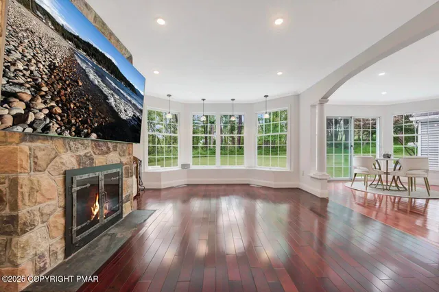 $659,900 | 155 Kimberleigh Court, East Stroudsburg, PA 18301