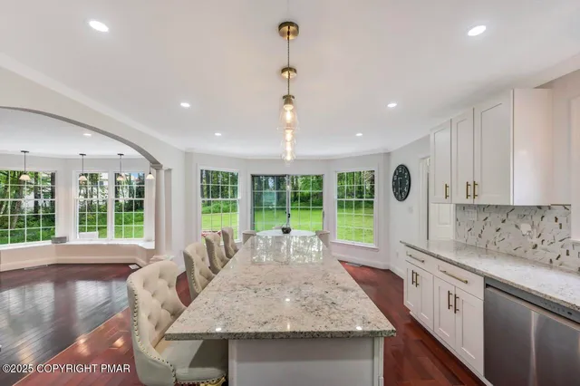 $659,900 | 155 Kimberleigh Court, East Stroudsburg, PA 18301