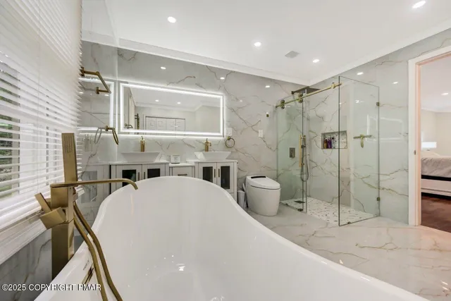 $659,900 | 155 Kimberleigh Court, East Stroudsburg, PA 18301