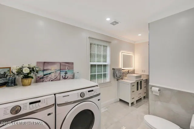 $659,900 | 155 Kimberleigh Court, East Stroudsburg, PA 18301