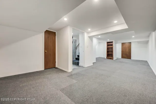 $659,900 | 155 Kimberleigh Court, East Stroudsburg, PA 18301