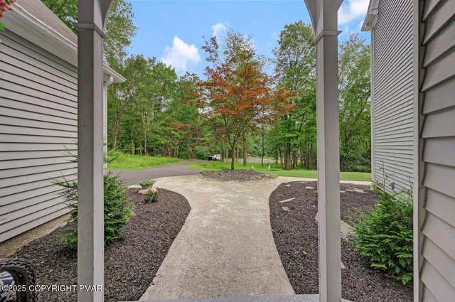 $659,900 | 155 Kimberleigh Court, East Stroudsburg, PA 18301