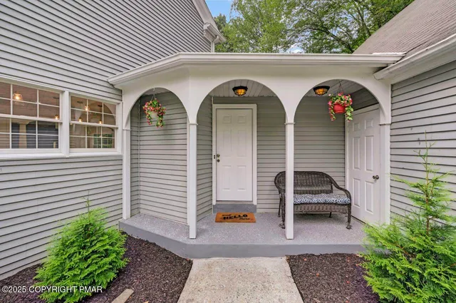 $659,900 | 155 Kimberleigh Court, East Stroudsburg, PA 18301