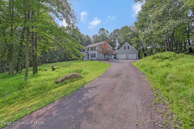 $659,900 | 155 Kimberleigh Court, East Stroudsburg, PA 18301