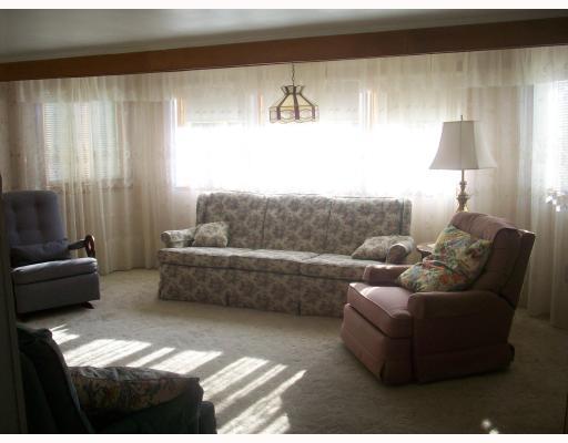 113 Naugle Road Beaver Falls, PA 15010 - Photo 6 of 16 Living Room.