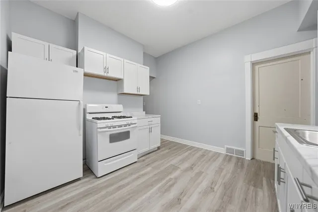 $1,550 | 76 Anderson Place, Buffalo, NY 14222