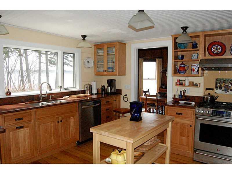 10 Elden Point Road Bailey Island, ME 04003 - Photo 17 of 31 Kitchen.