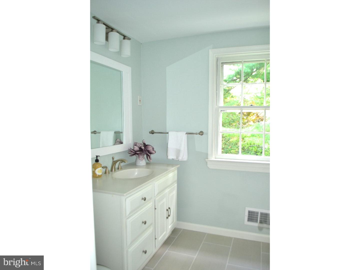 741 Woodcrest Road Wayne, PA 19087 - Photo 17 of 24 Bathroom