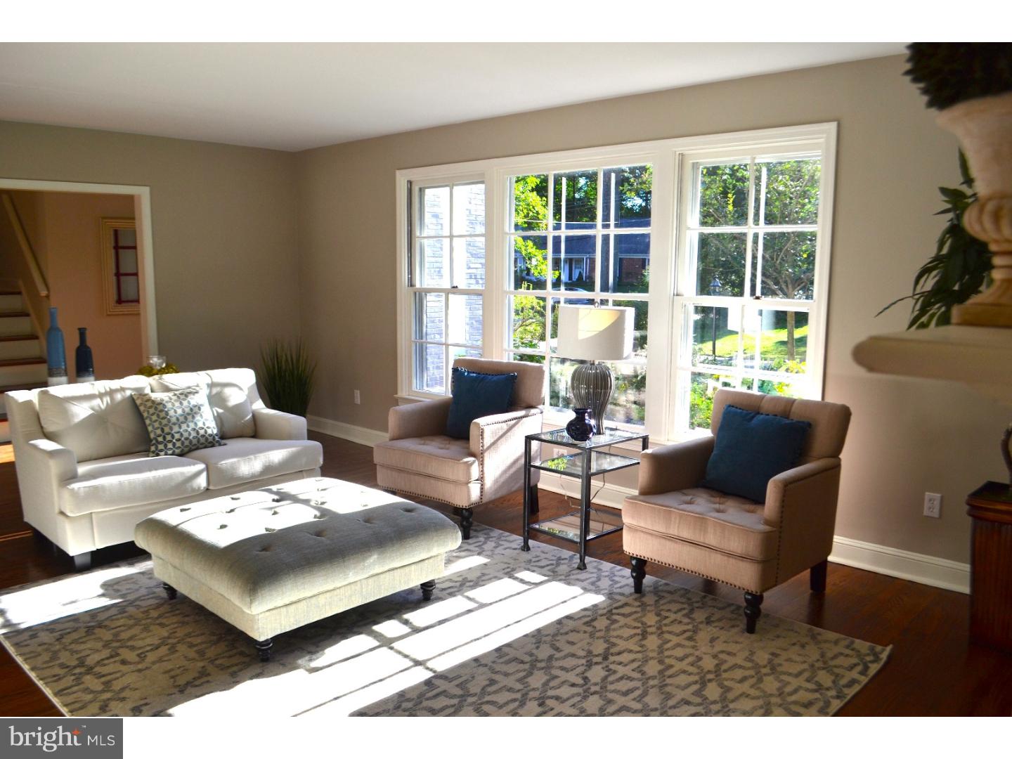 741 Woodcrest Road Wayne, PA 19087 - Photo 6 of 24 Living Room