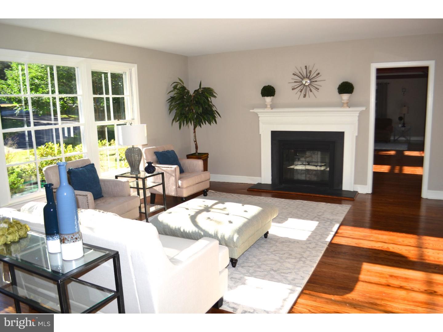 741 Woodcrest Road Wayne, PA 19087 - Photo 7 of 24 Living Room