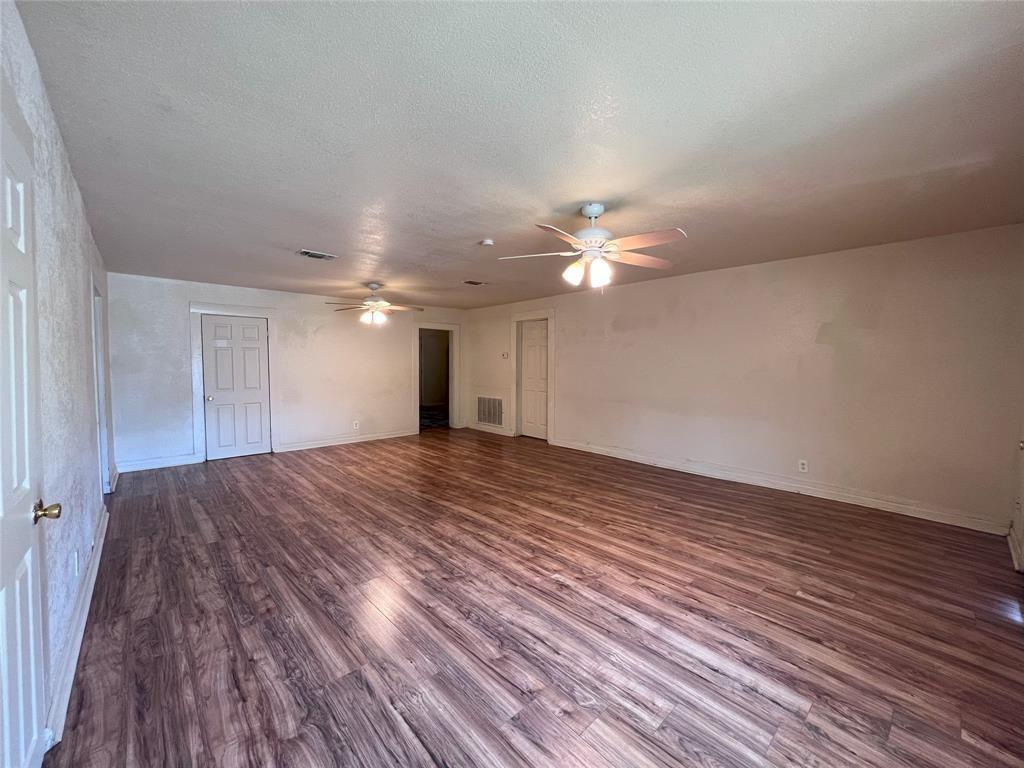 317 Ritchey Street Gainesville, TX 76240 - Photo 2 of 13