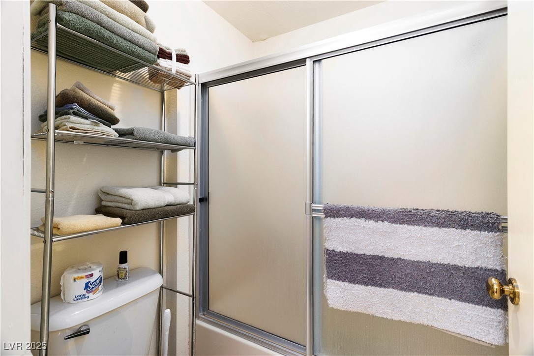 3859 Desert Marina Drive, Unit 257 Laughlin, NV 89029 - Photo 28 of 89 Primary Bathroom featuring shower / bath combinati
