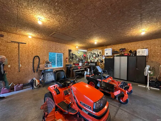 $428,900 | 2422 West 700 South, Geneva, IN 46740