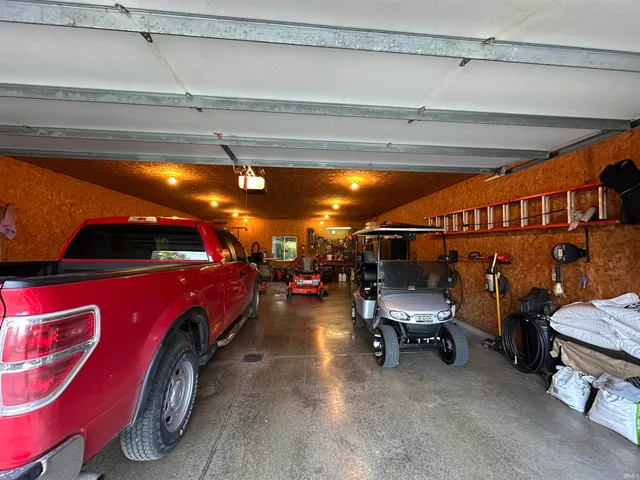 $428,900 | 2422 West 700 South, Geneva, IN 46740