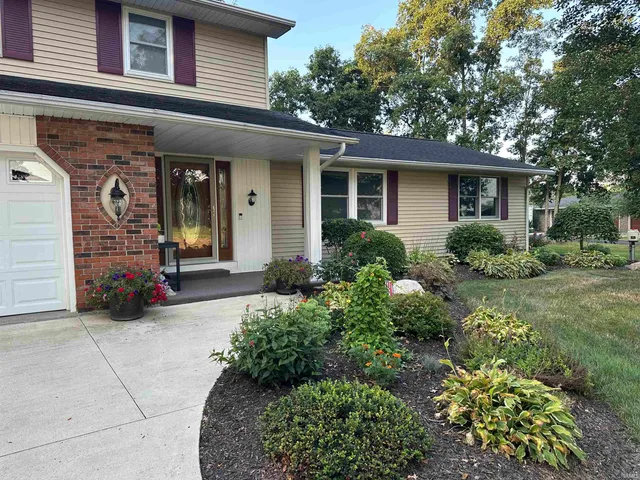 $428,900 | 2422 West 700 South, Geneva, IN 46740