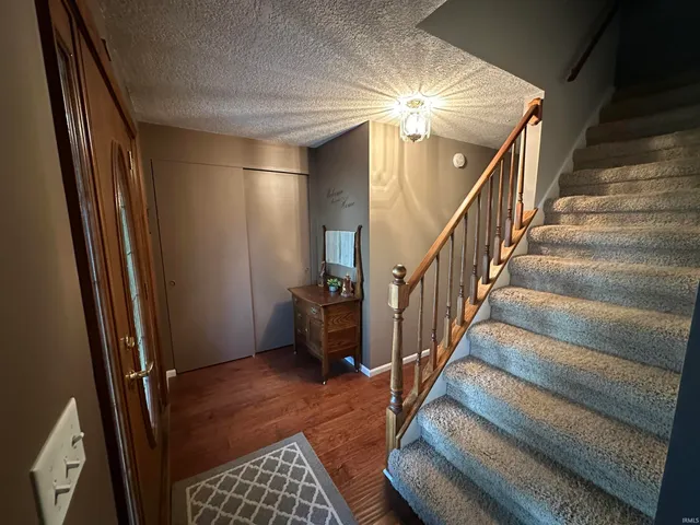 $428,900 | 2422 West 700 South, Geneva, IN 46740