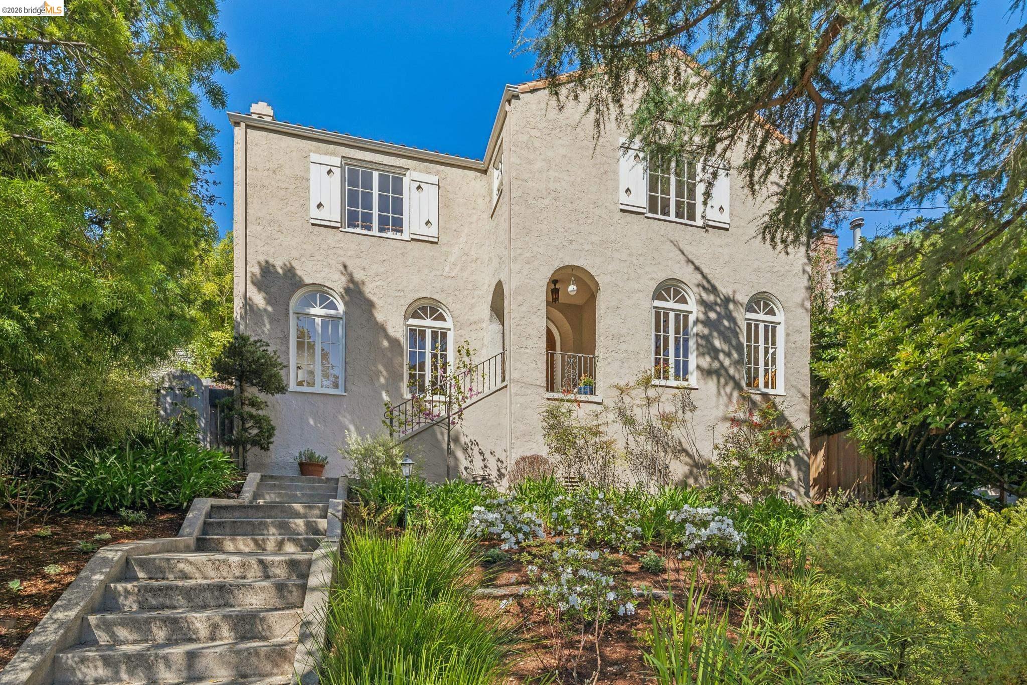 900 Rosemount Road Oakland, CA 94610 - Photo 2 of 59