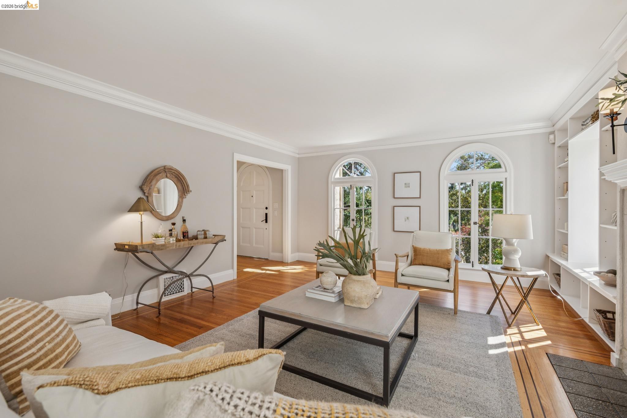 900 Rosemount Road Oakland, CA 94610 - Photo 21 of 59 a living room with furniture a rug and white walls