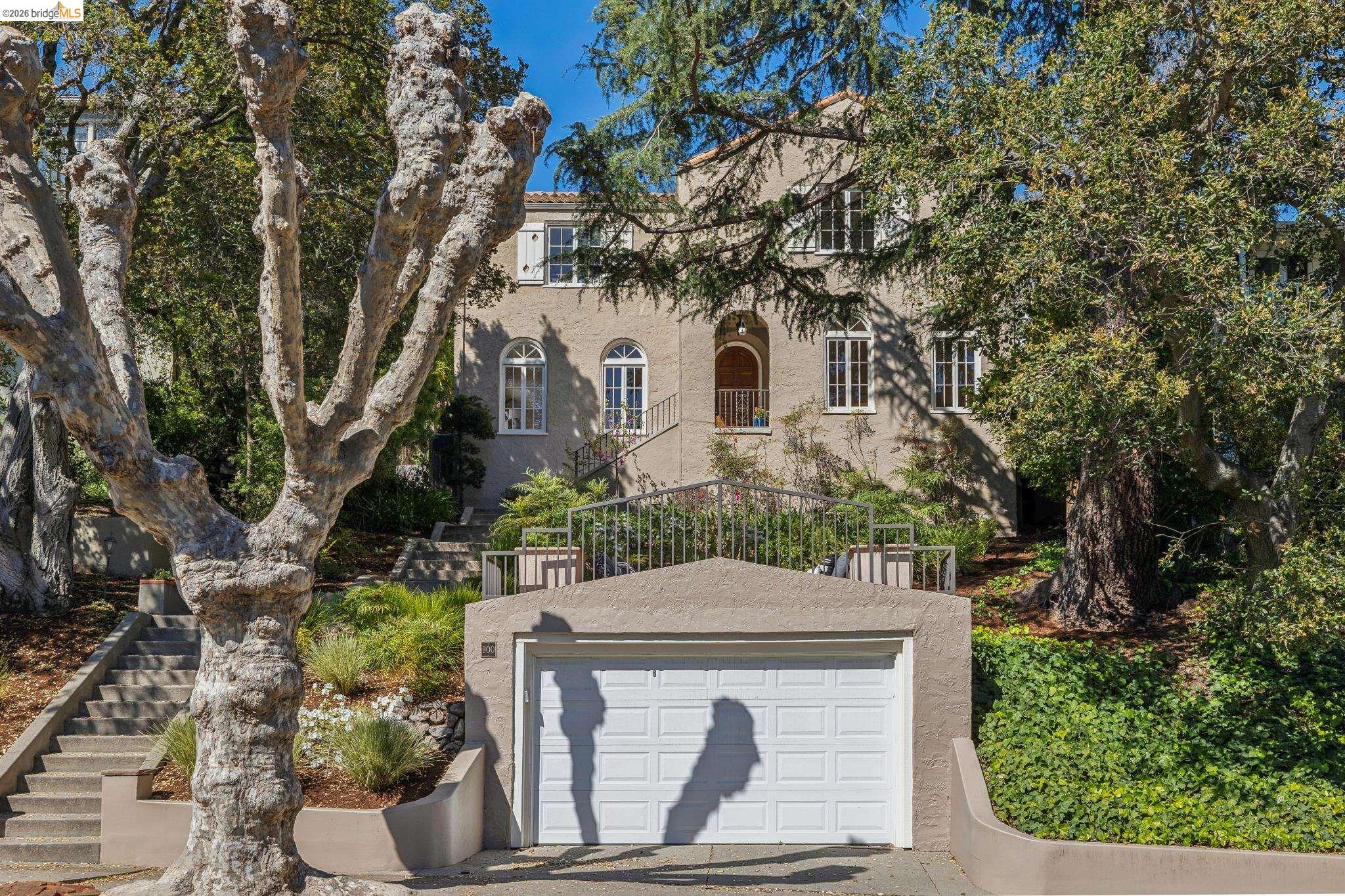 900 Rosemount Road Oakland, CA 94610 - Photo 3 of 59