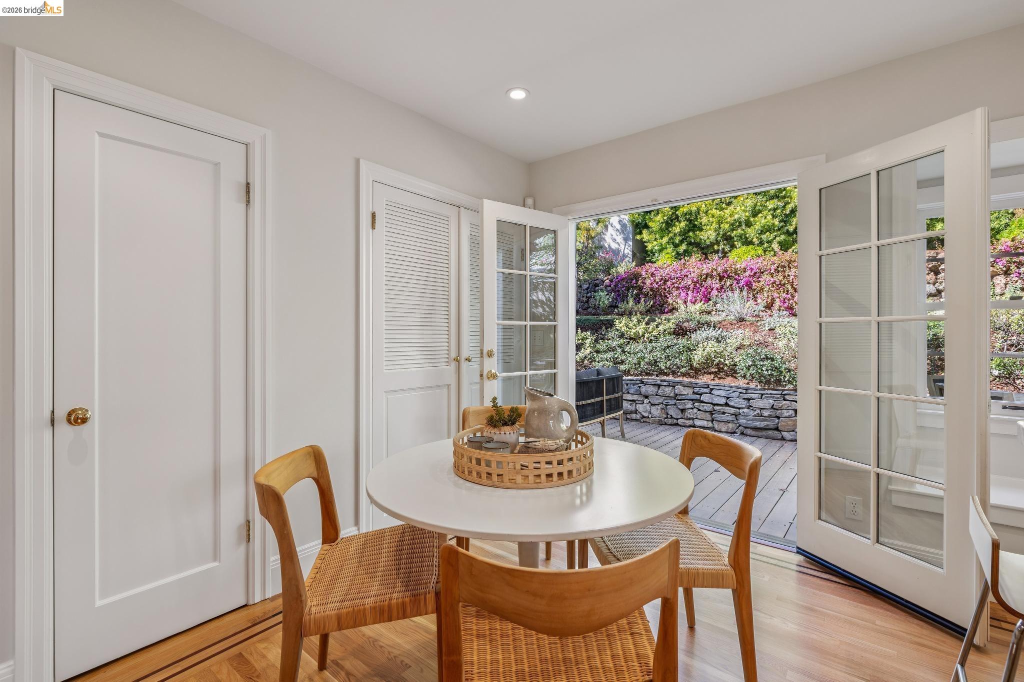 900 Rosemount Road Oakland, CA 94610 - Photo 37 of 59 a dining room with furniture and window