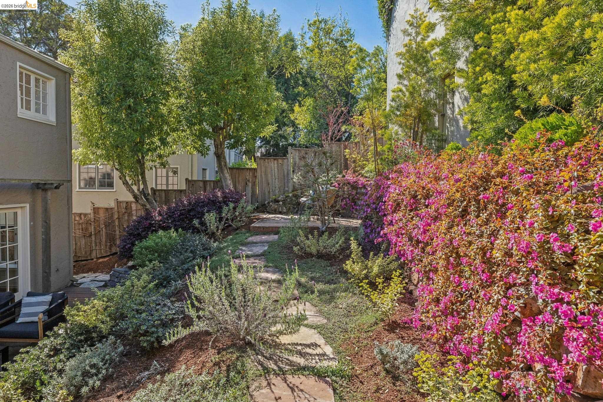 900 Rosemount Road Oakland, CA 94610 - Photo 58 of 59 a view of a garden with plants