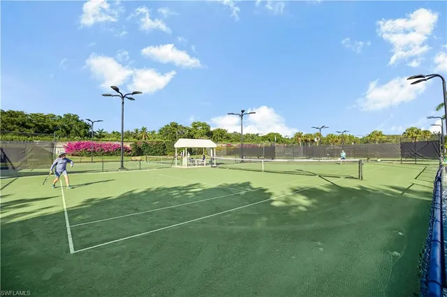 a view of a house with a big yard