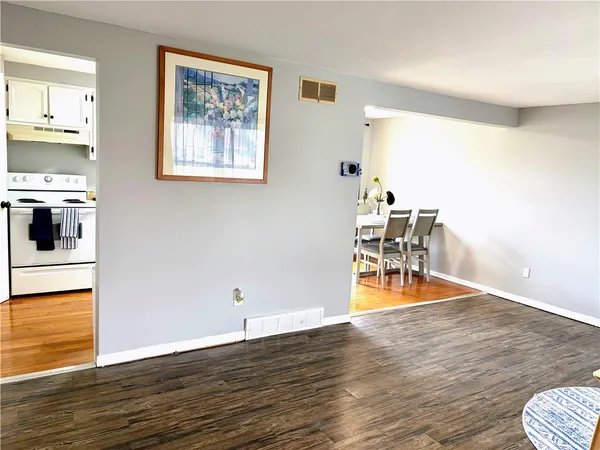 $165,000 | 424 Upper Valley Road, Gates, NY 14624