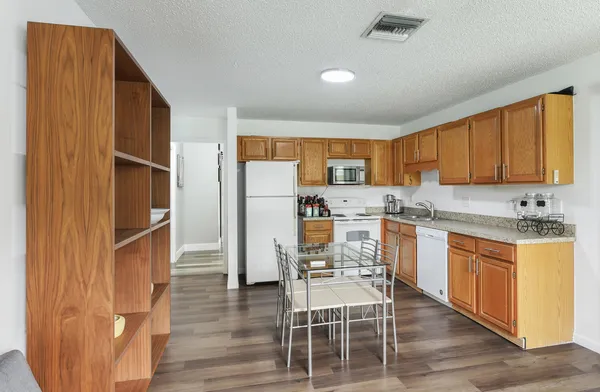 $17,500 | 1401 Pelham Road, Wellington, FL 33414
