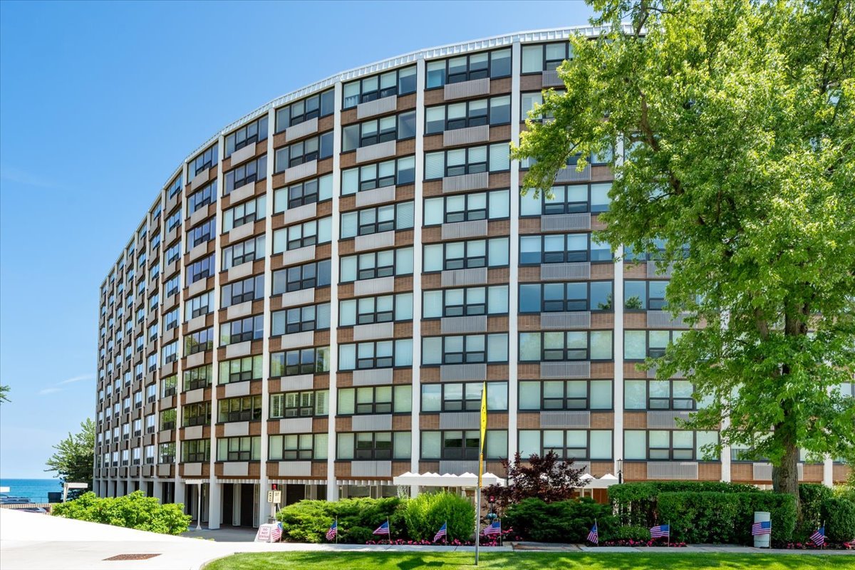 1630 Sheridan Road, Unit 4H Wilmette, IL 60091 - Photo 1 of 35