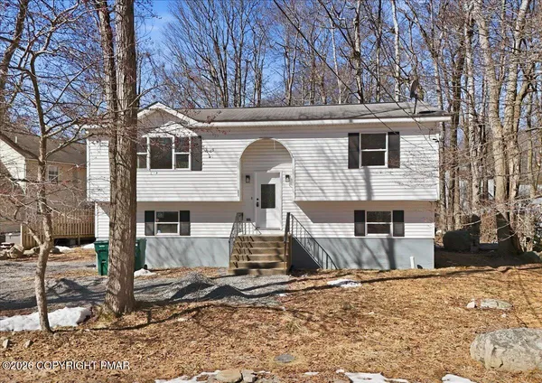 $329,000 | 2802 Fairhaven Drive, Tobyhanna, PA 18466