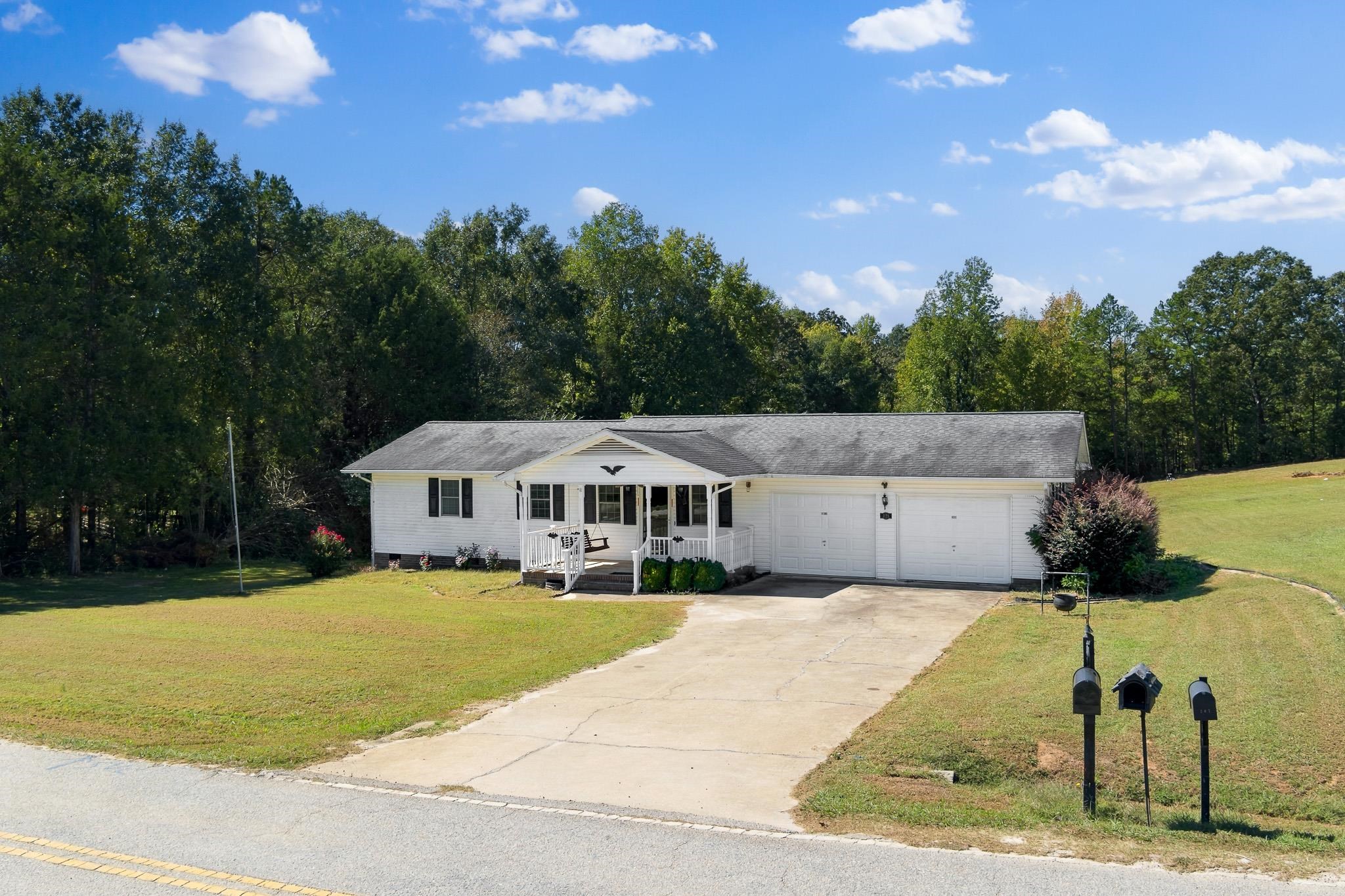 328 Parsons Road Woodruff, SC 29388 - Photo 2 of 26 Gallery Image 2