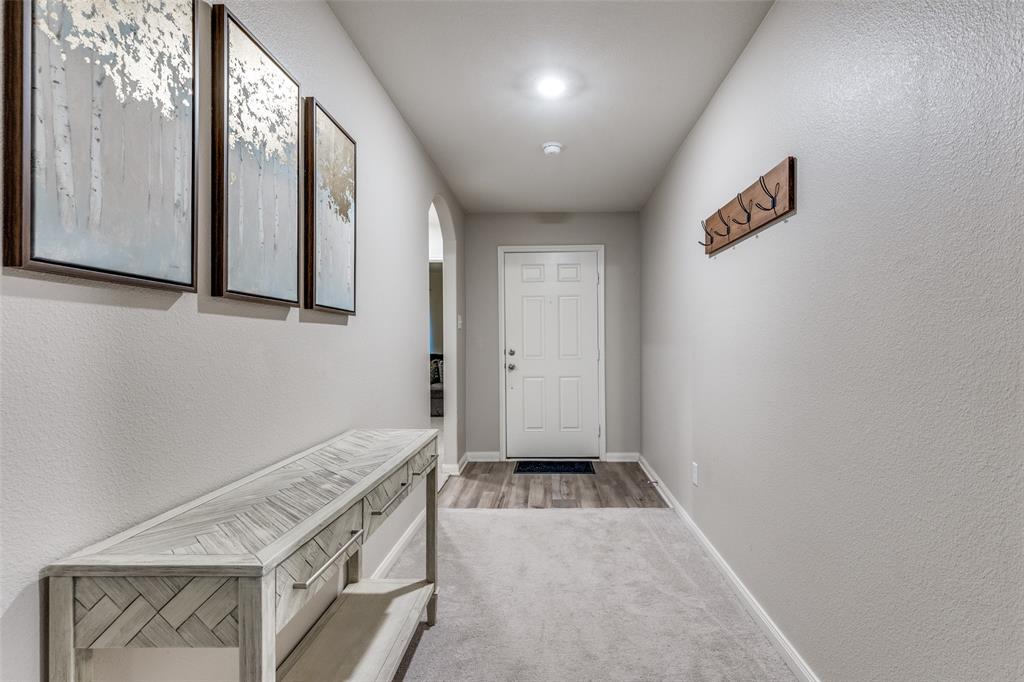 201 Cattlemans Crk Road Newark, TX 76071 - Photo 4 of 25 a view of hallway with stairs