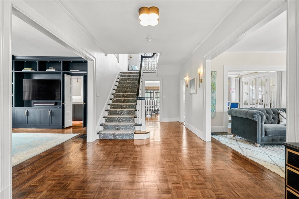 254 Commonwealth Avenue Newton, MA 02467 - Photo 16 of 37 a view of a living room