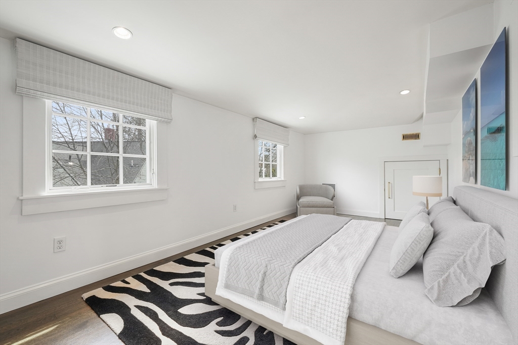 254 Commonwealth Avenue Newton, MA 02467 - Photo 27 of 37 a bedroom with a bed and a window