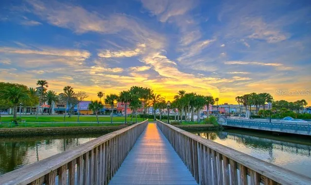 a view of statue in middle of the kitchen