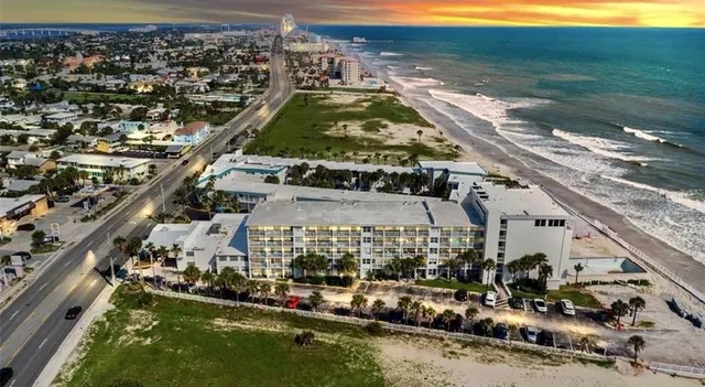 $1,450 | 935 South Atlantic Avenue, Unit 256, Daytona Beach, FL 32118