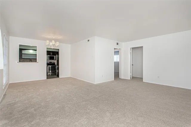 a view of empty room with an empty space