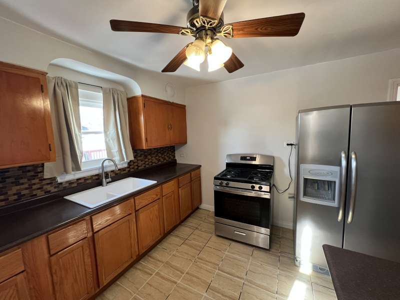 8350 South Lafayette Avenue Chicago, IL 60620 - Photo 13 of 38