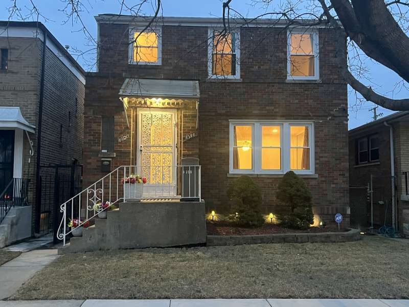 8350 South Lafayette Avenue Chicago, IL 60620 - Photo 2 of 38