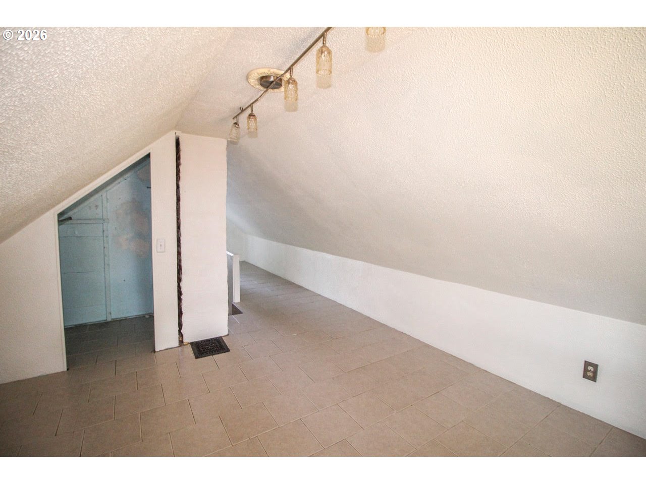 6113 Southeast 89th Avenue Portland, OR 97266 - Photo 20 of 32