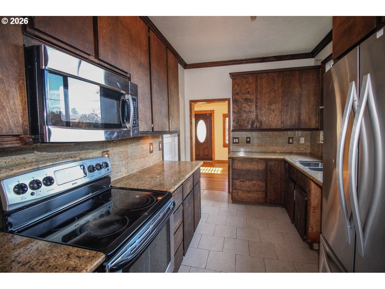 6113 Southeast 89th Avenue Portland, OR 97266 - Photo 6 of 32