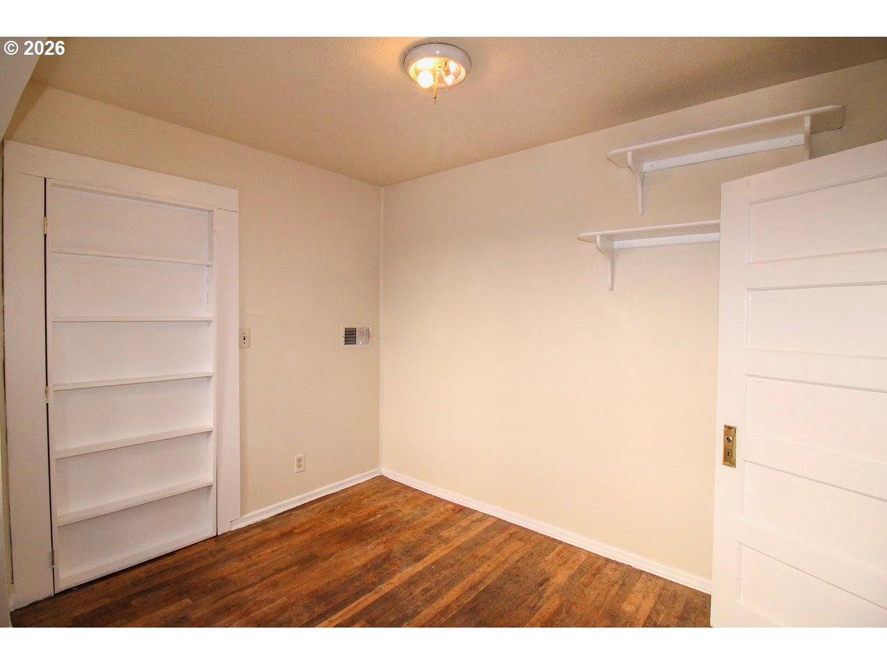 6113 Southeast 89th Avenue Portland, OR 97266 - Photo 9 of 32